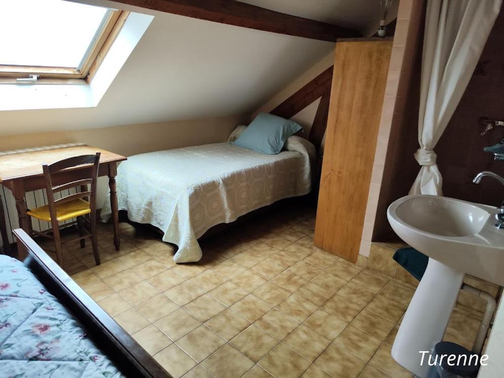 Bed and Breakfast A L'Etape De La Ferme Noailles  Exterior foto